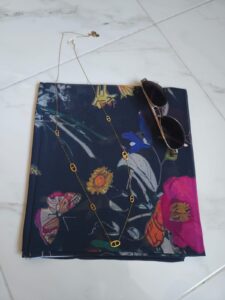 Foulard en Crêpe Chiffon Premium, fluide et anti-glisse