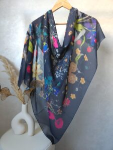 Foulard en Crêpe Chiffon Premium, fluide et anti-glisse