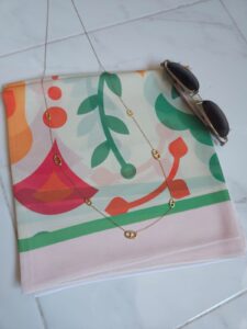 Foulard en Crêpe Chiffon Premium, fluide et anti-glisse